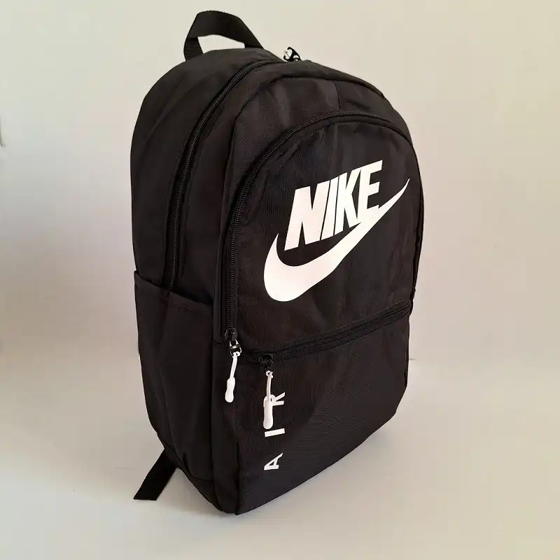 کوله پشتی ورزشی نایک nike دارای دو زیپ در جلو